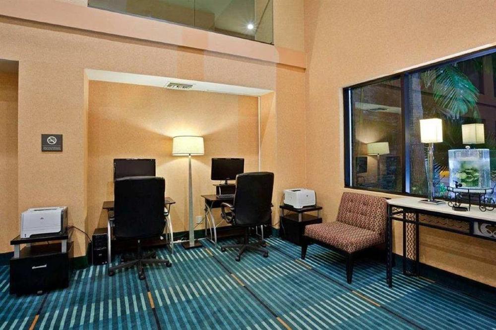 Hotel Four Points By Sheraton - Sea World 3*